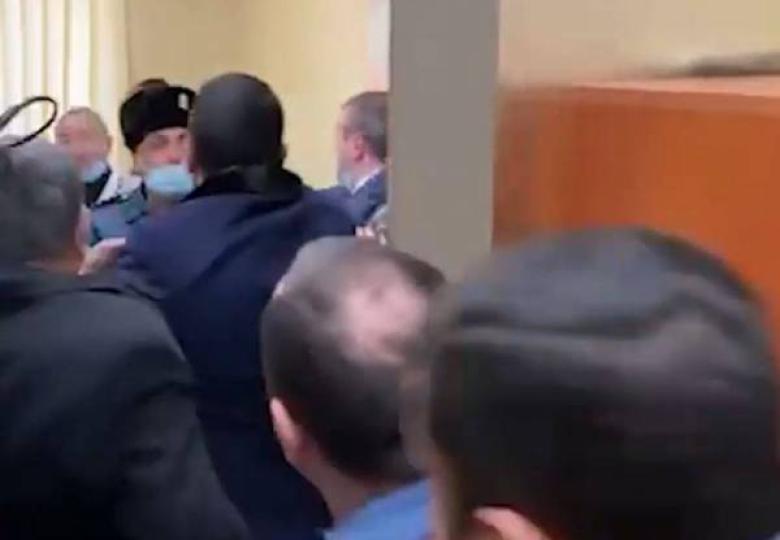 Img default alt hy