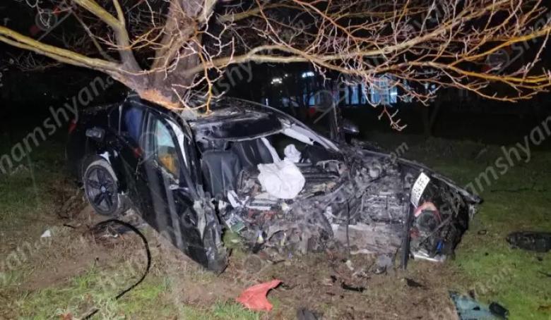 Img default alt hy